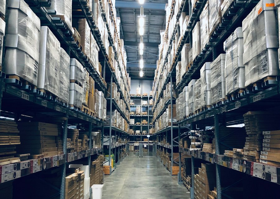 Warehouses & logistics